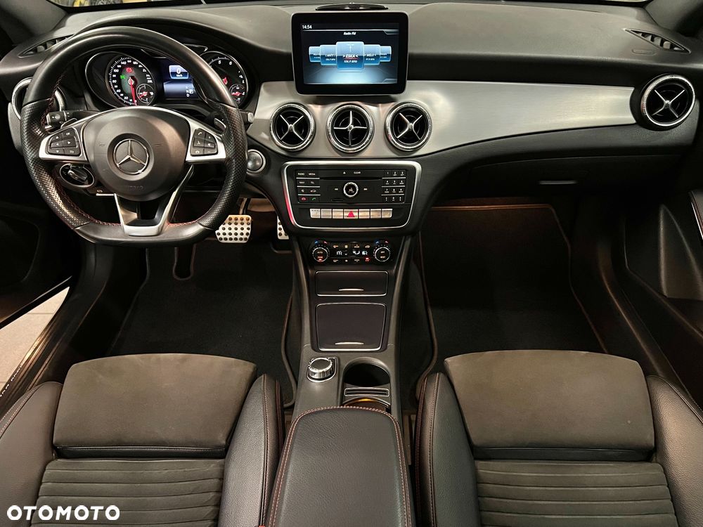 Mercedes-Benz CLA 200 7G-DCT AMG Line - 23