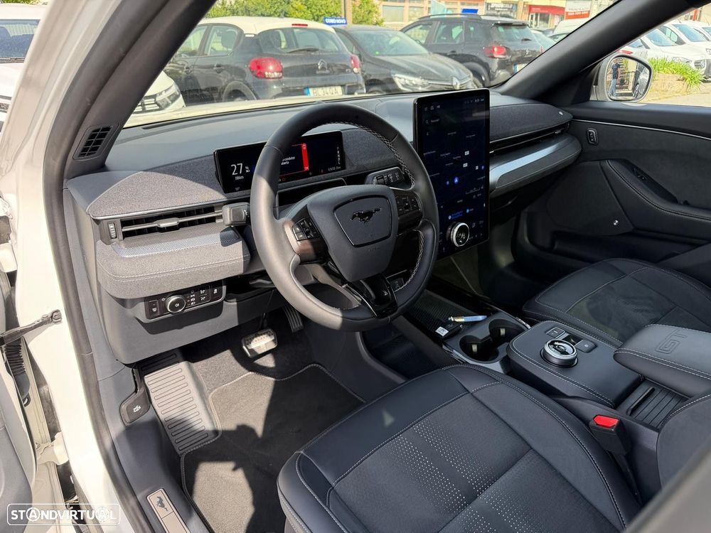Ford Mustang Mach-E - 9