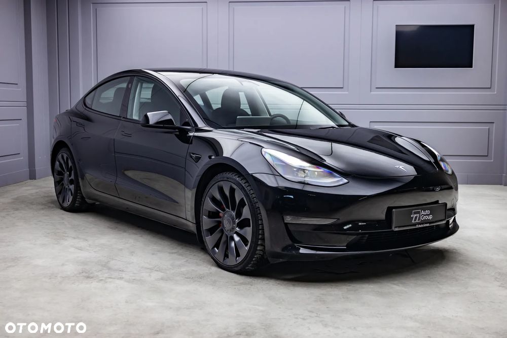 Tesla Model 3 - 3