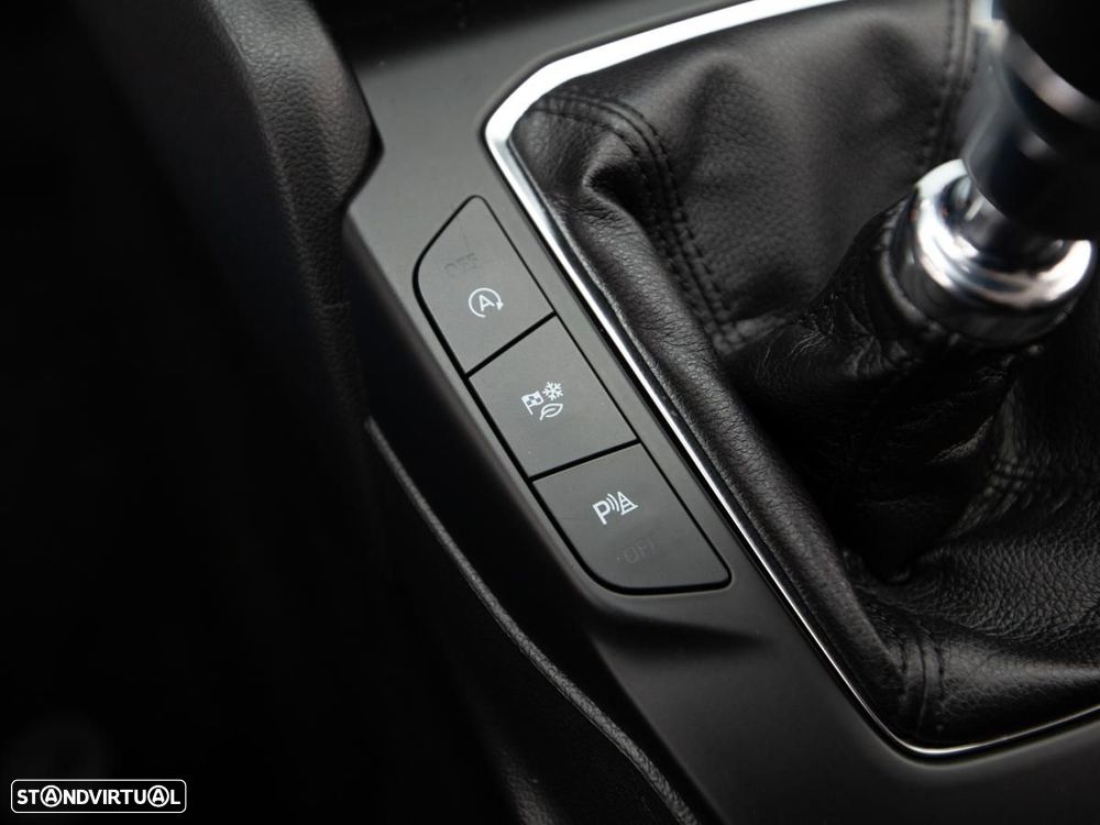 Ford Focus SW 1.0 EcoBoost Connected - 17