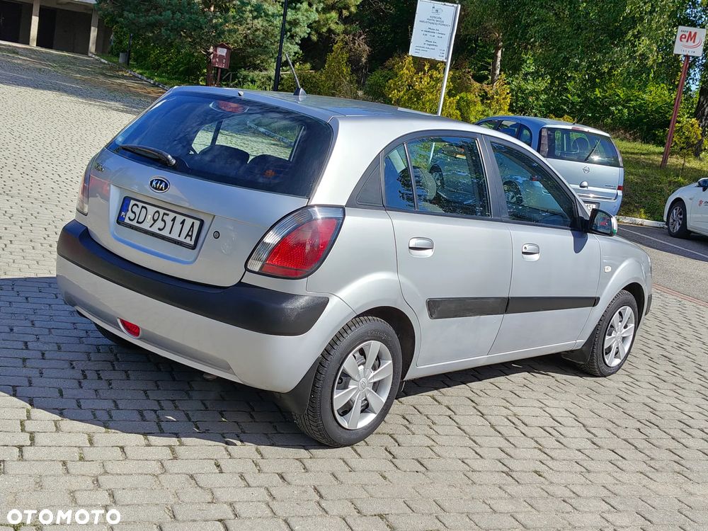 Kia Rio 1.4 Optimum + - 26