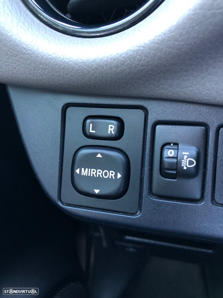 Toyota Yaris 1.5 HSD Comfort - 34