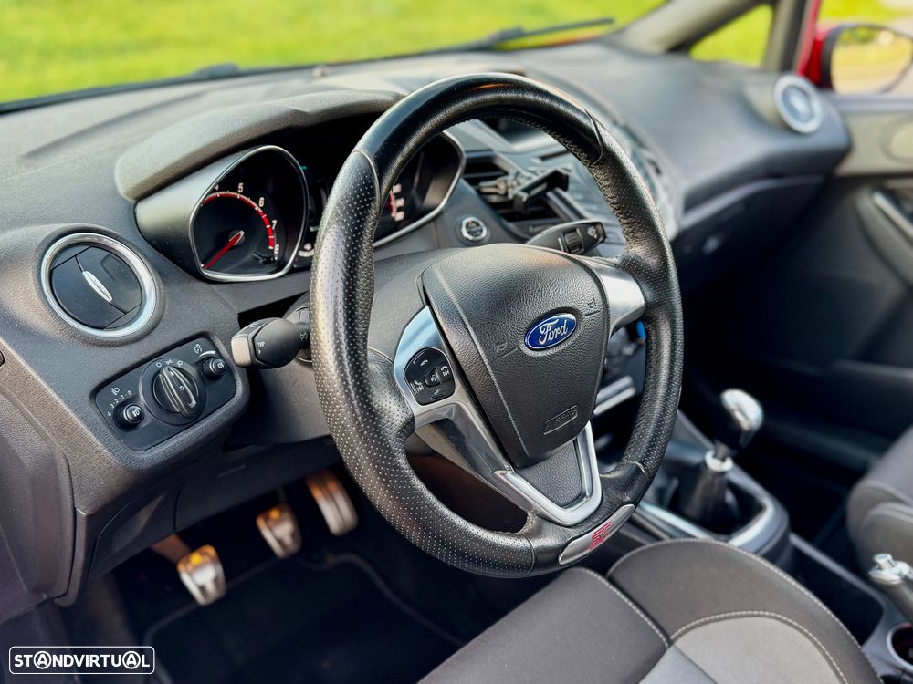 Ford Fiesta 1.6 EcoBoost ST - 10