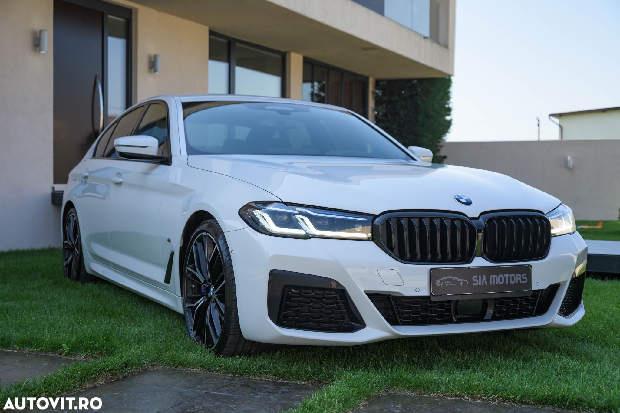 BMW Seria 5 530d xDrive AT MHEV - 1