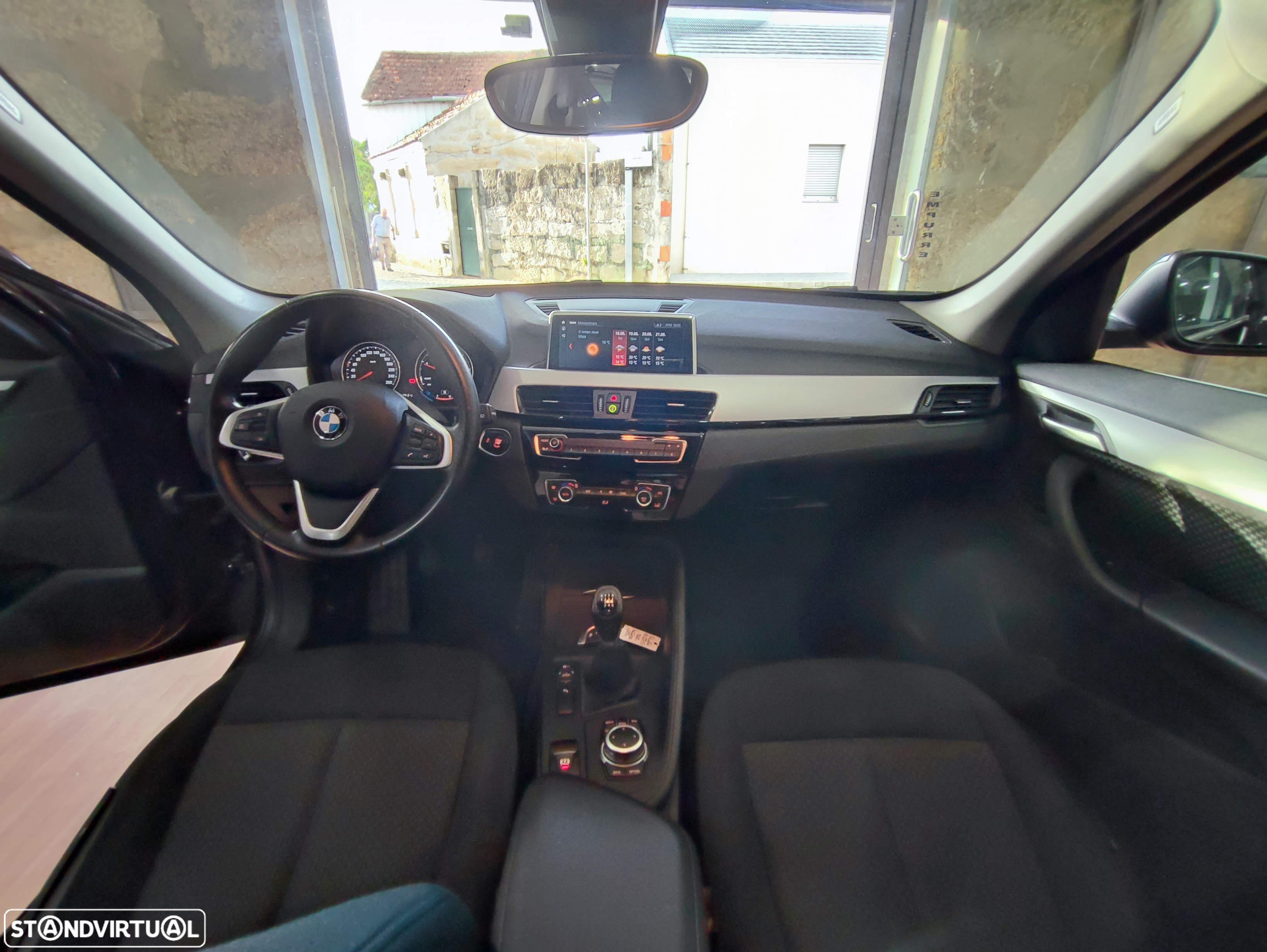 BMW X1 16 d sDrive Advantage - 9