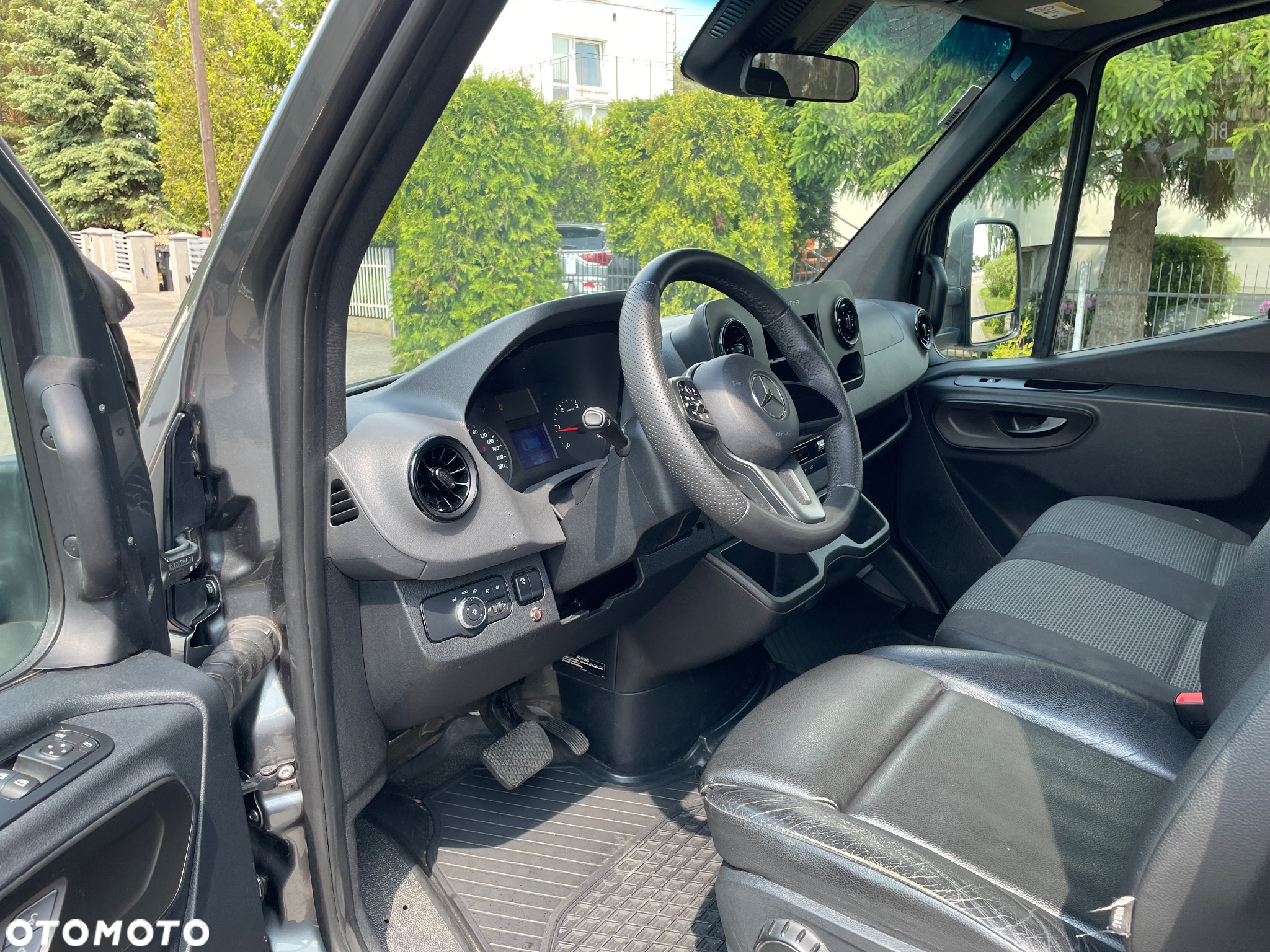 Mercedes-Benz Sprinter - 10