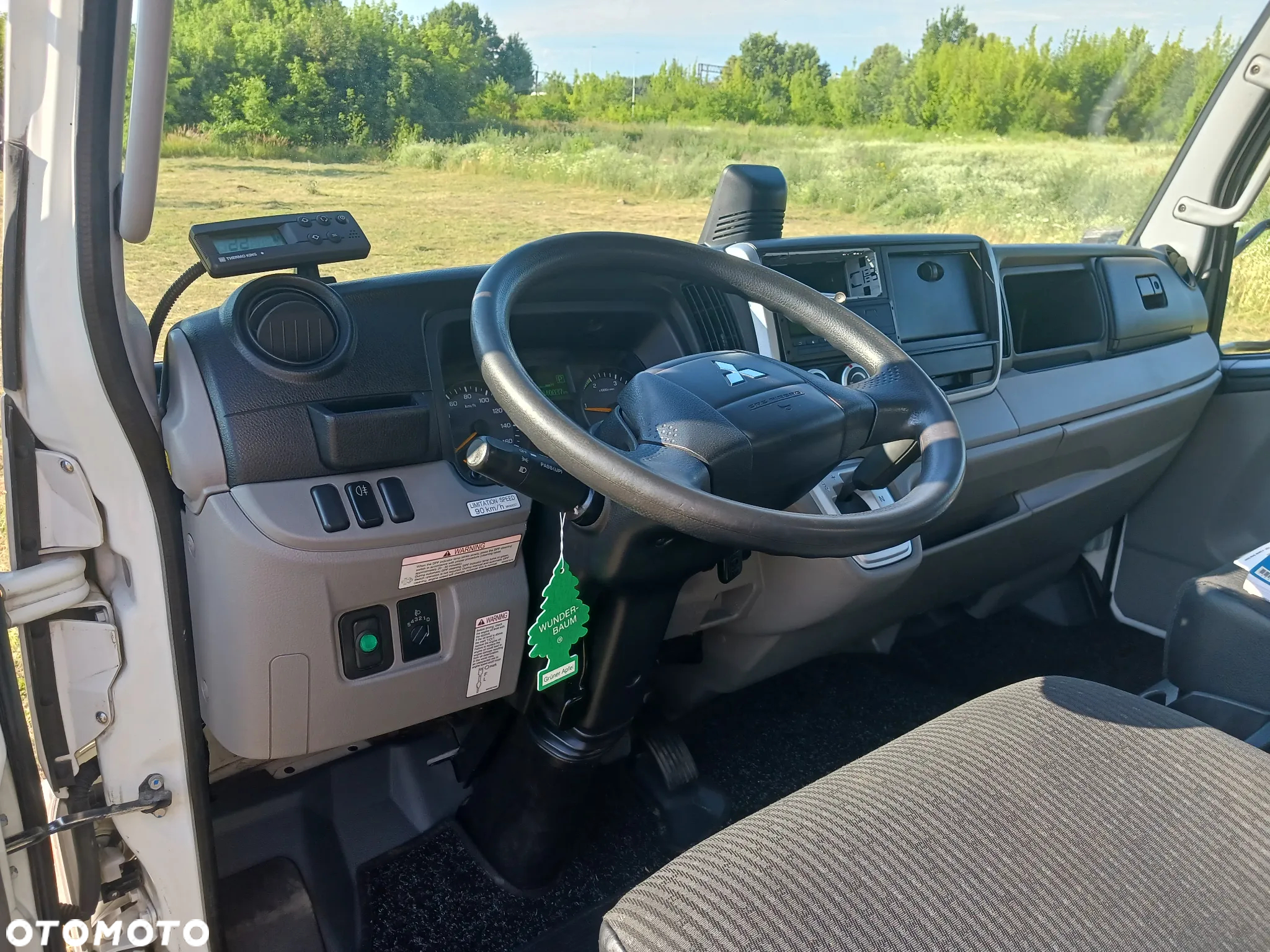 Mitsubishi Canter Fuso 9C18 180 KM Izoterma Chłodnia Mroźnia 2019r SALON 12 E pal Winda UDT - 10
