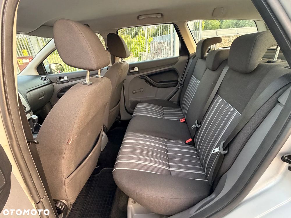 Ford Focus 1.6 Trend - 14