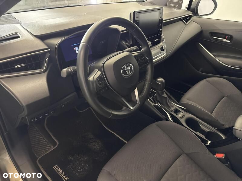 Toyota Corolla - 10