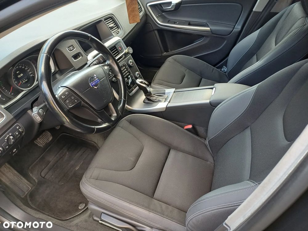 Volvo V60 D3 Kinetic - 33
