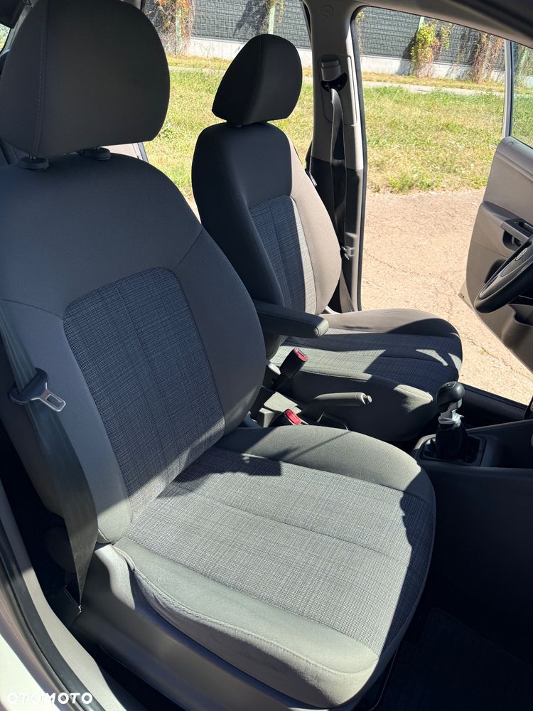 Kia Venga 1.4 L - 14