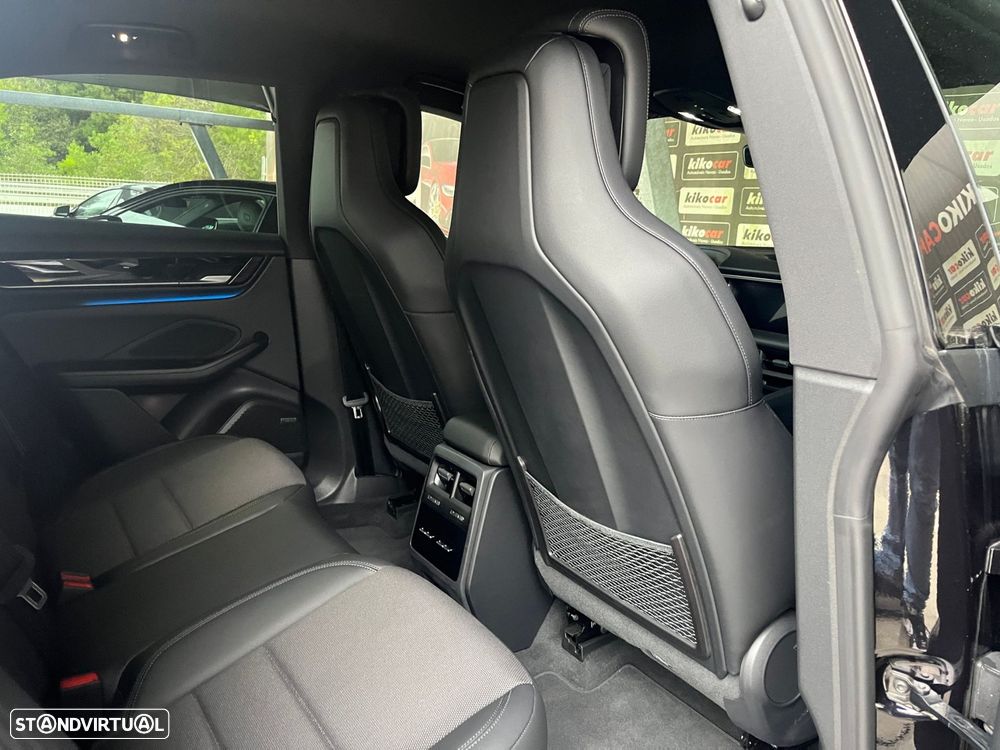 Porsche Macan Electric 4 - 58