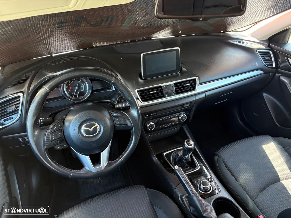 Mazda 3 Hatchback 1.5 Sky-D Evolve HS - 8