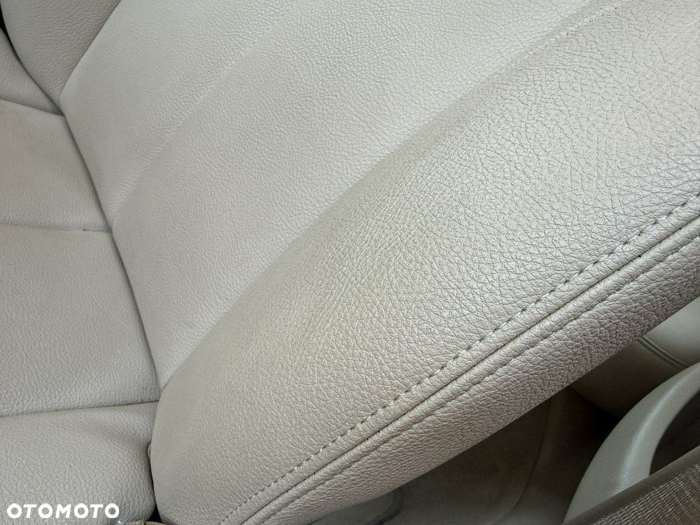 BMW Seria 3 320i Luxury Line - 22