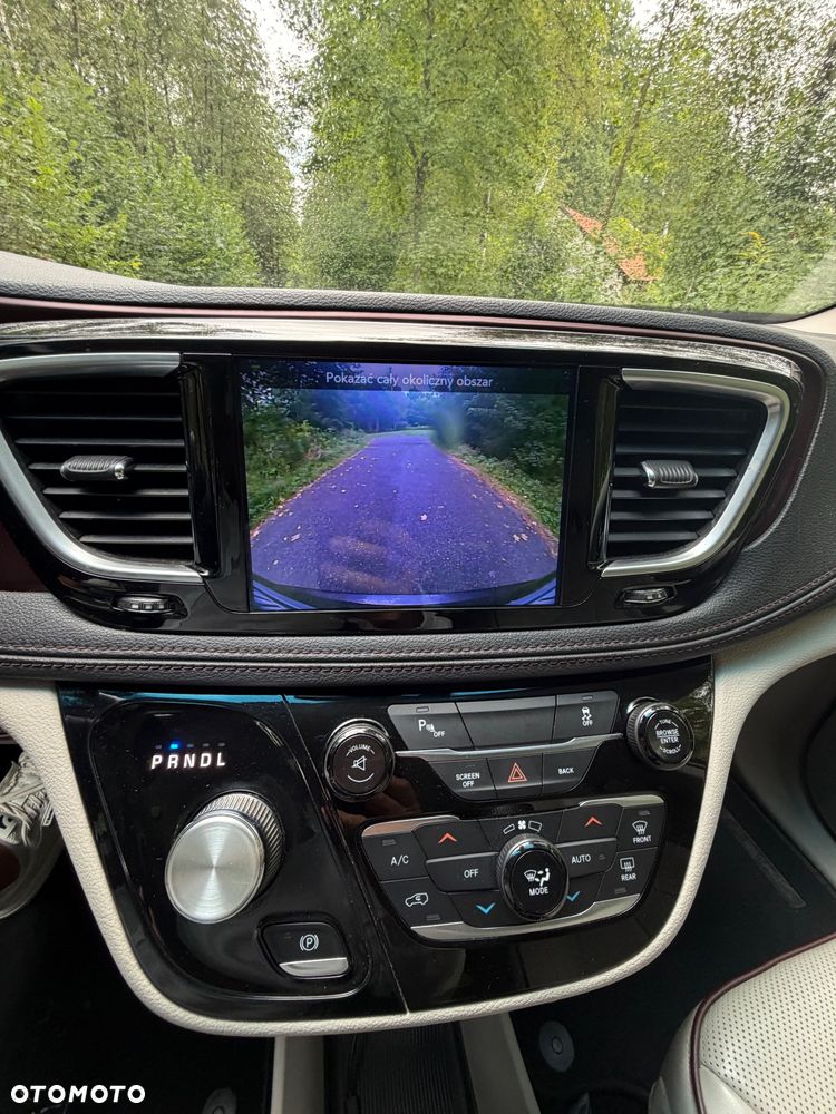 Chrysler Pacifica - 13