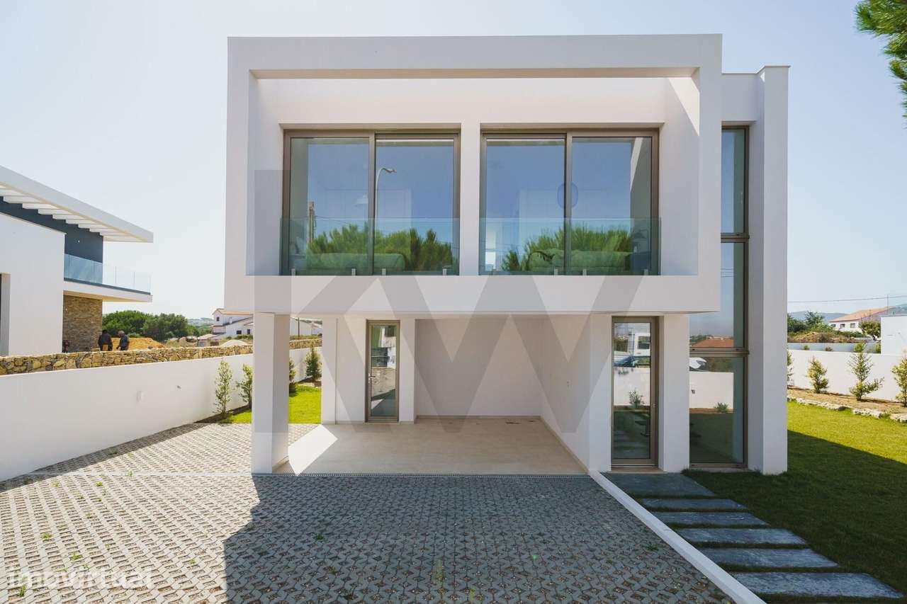Moradia T3 Contemporânea com Três Suítes, Piscina e Jardim | São João - Grande imagem: 4/32