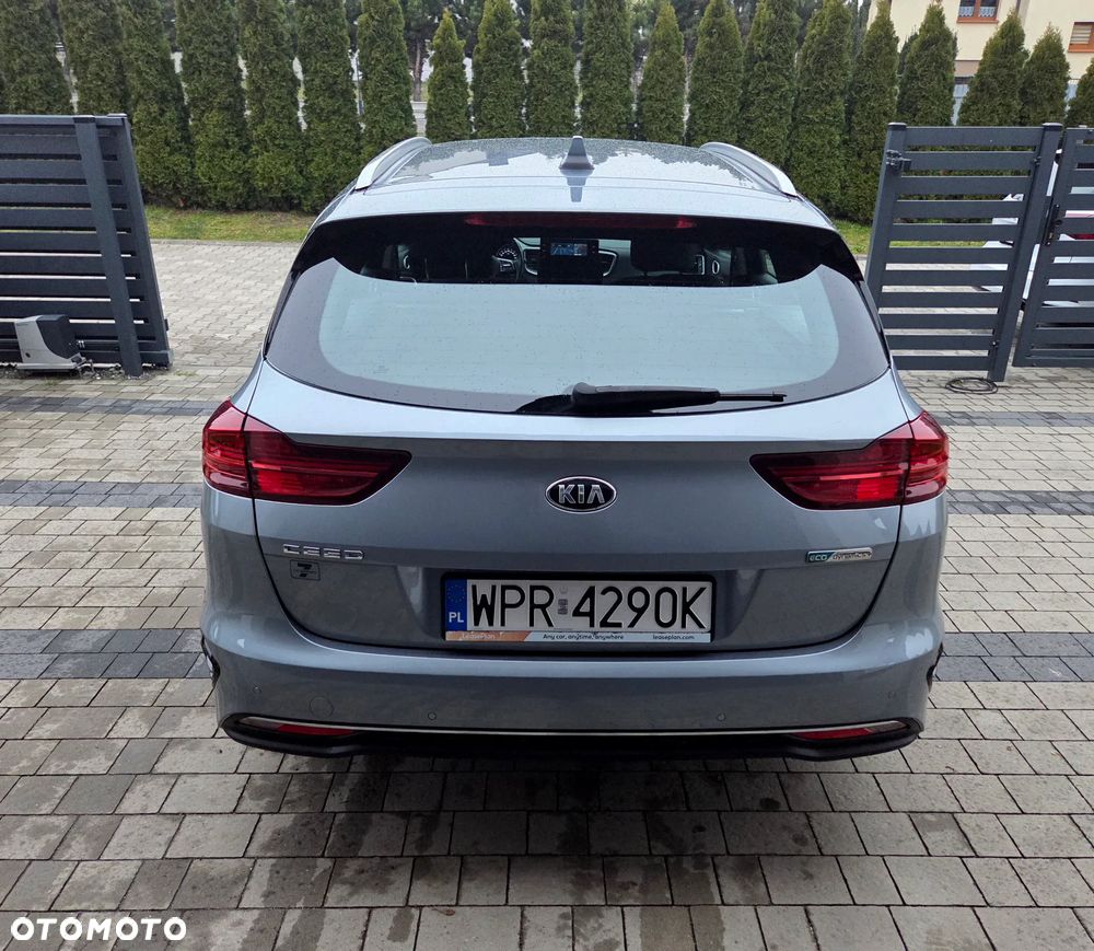 Kia Ceed - 12
