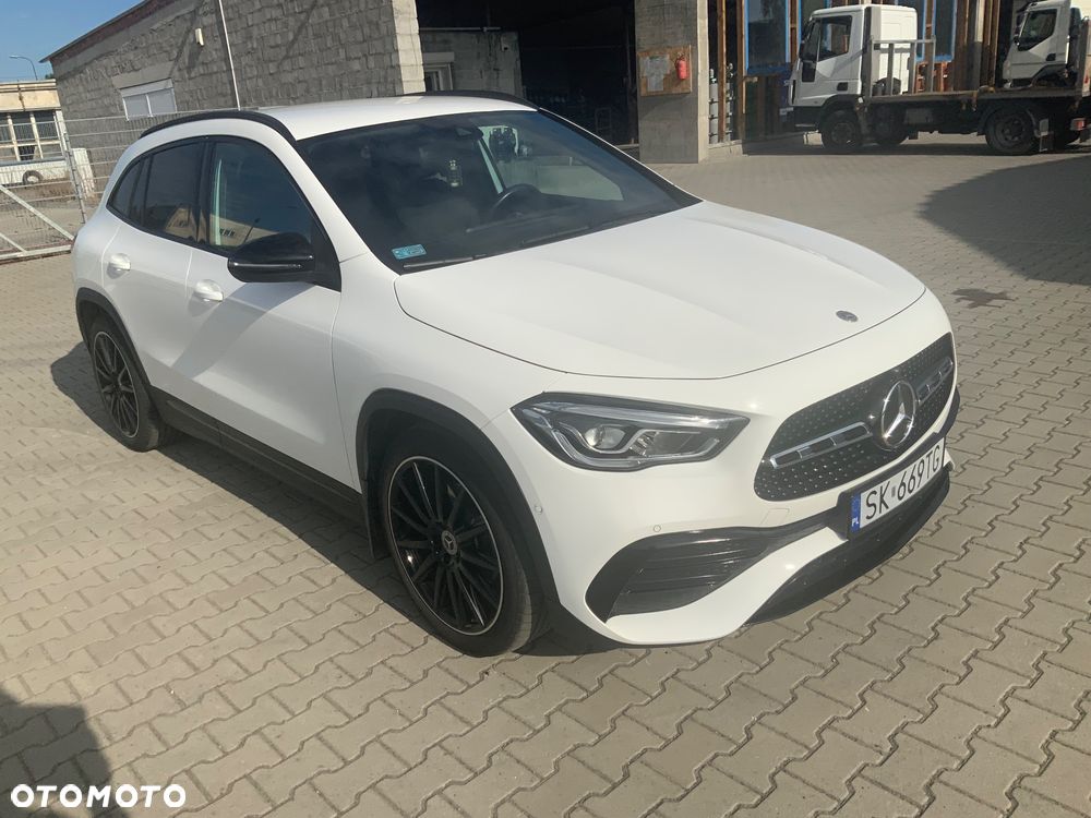 Mercedes-Benz GLA 200 Business Edition - 4