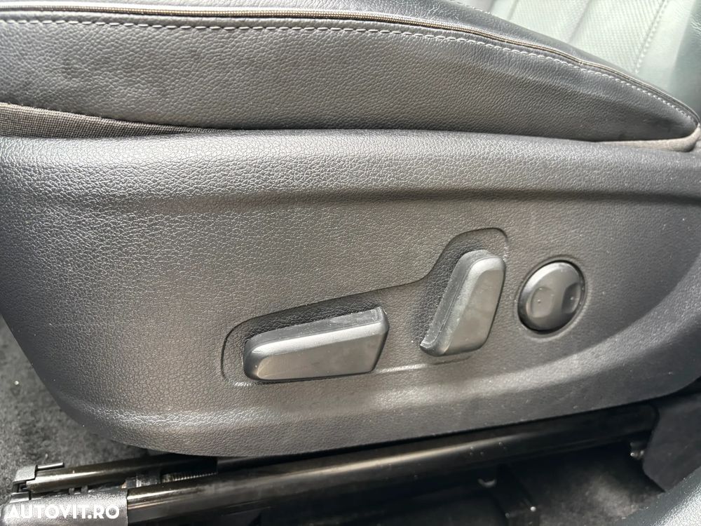 Hyundai Santa Fe 1.6 HEV 2WD Signature - 32