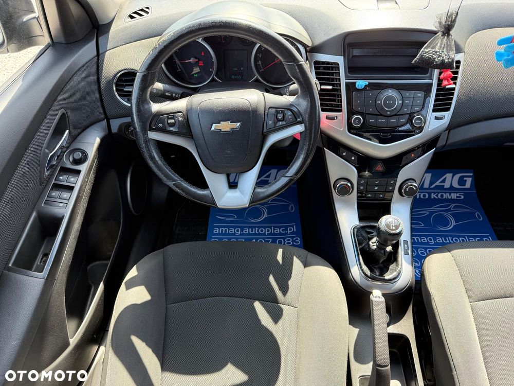 Chevrolet Cruze 1.6 LS - 21