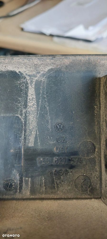 Listwa blenda oświetlenia tablicy rejestracyjnej vw t5 t6 wersja z drzwiami - 4