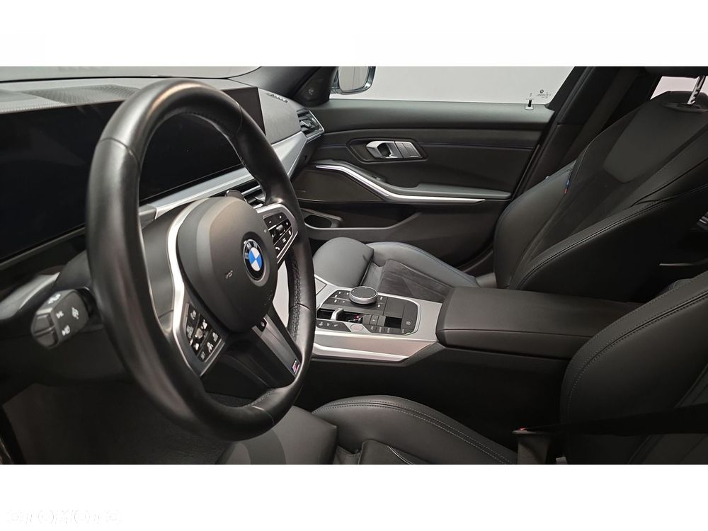 BMW Seria 3 320d xDrive mHEV M Sport sport - 32