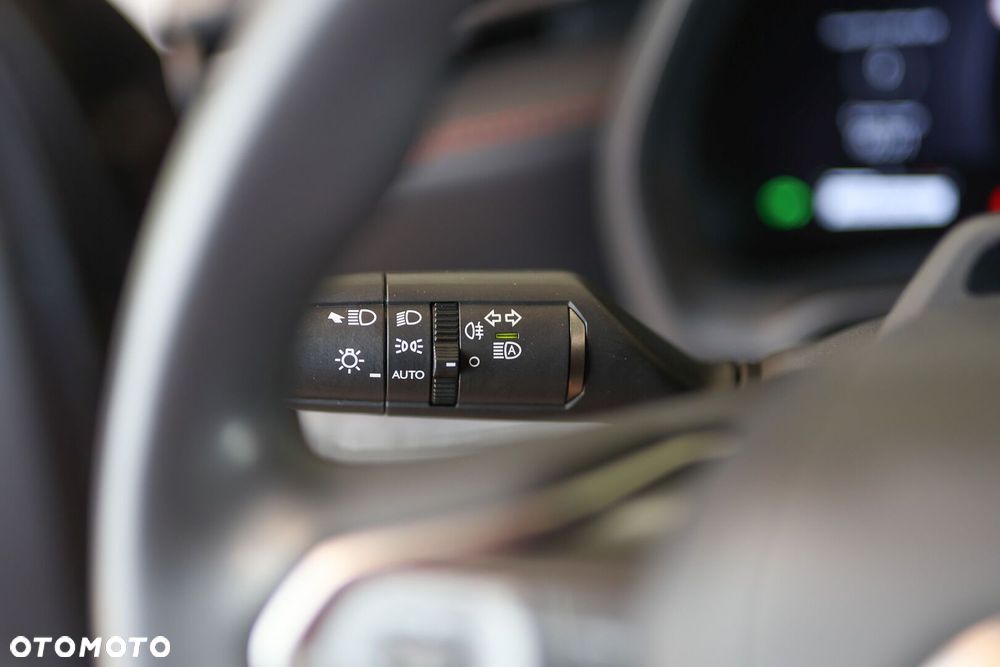 Lexus LBX 1.5 Hybrid Emotion - 32