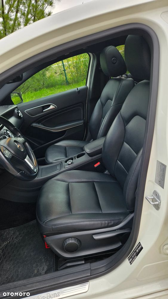 Mercedes-Benz Klasa A 180 (BlueEFFICIENCY) 7G-DCT - 26