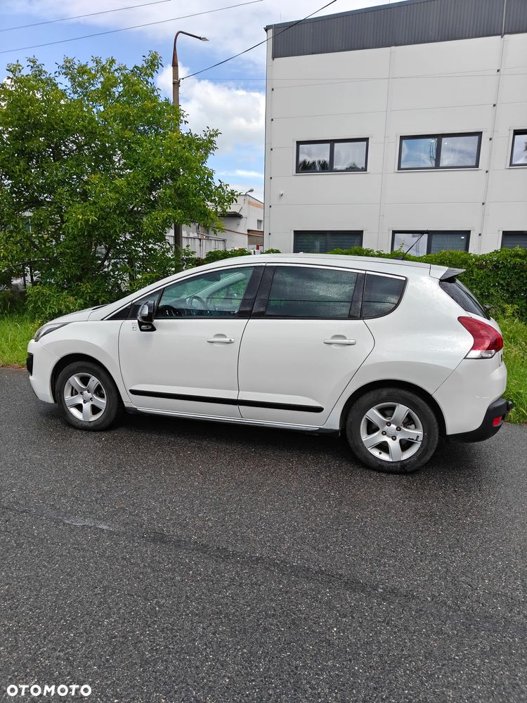 Peugeot 3008 Hybrid4 - 8