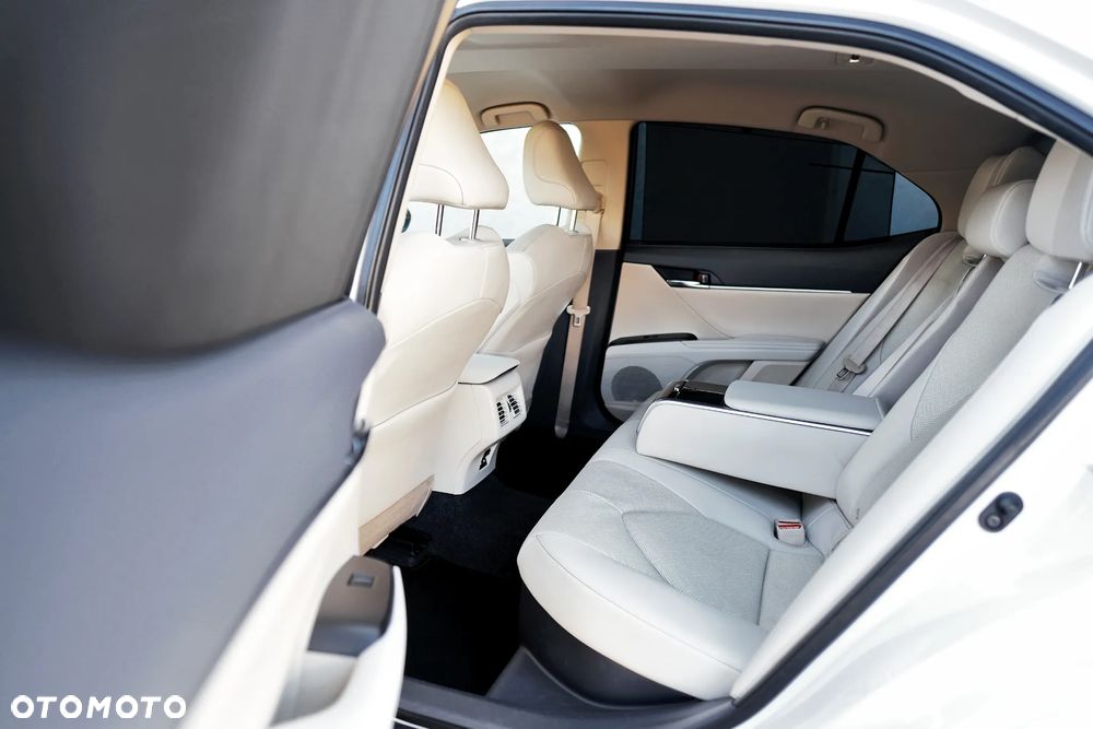 Toyota Camry 2.5 Hybrid Executive CVT - 15