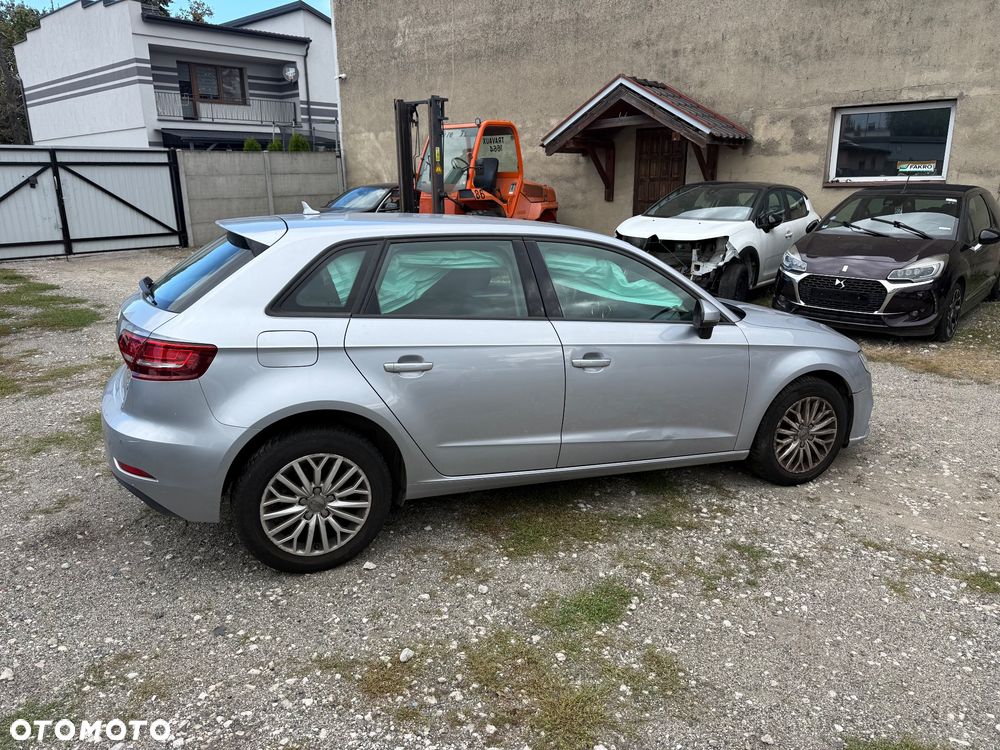 Audi A3 Sportback - 4