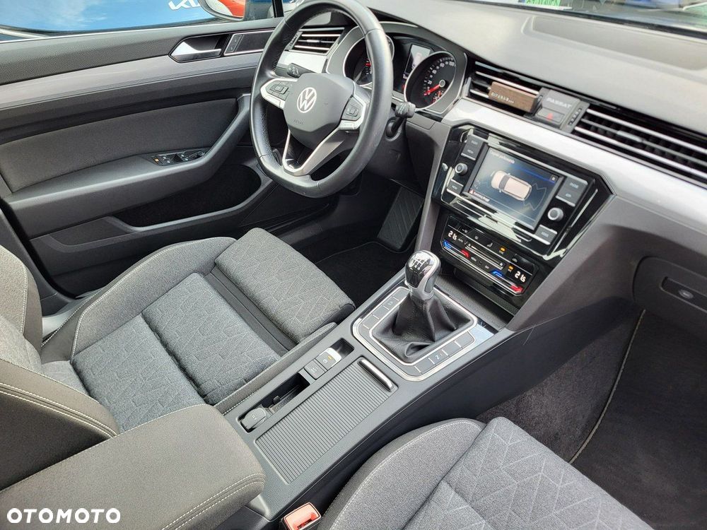 Volkswagen Passat - 10