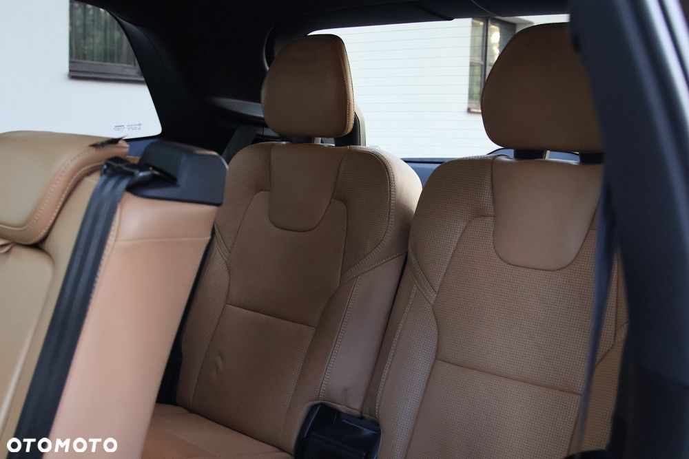 Volvo XC 90 D5 SCR AWD Inscription 7os - 21