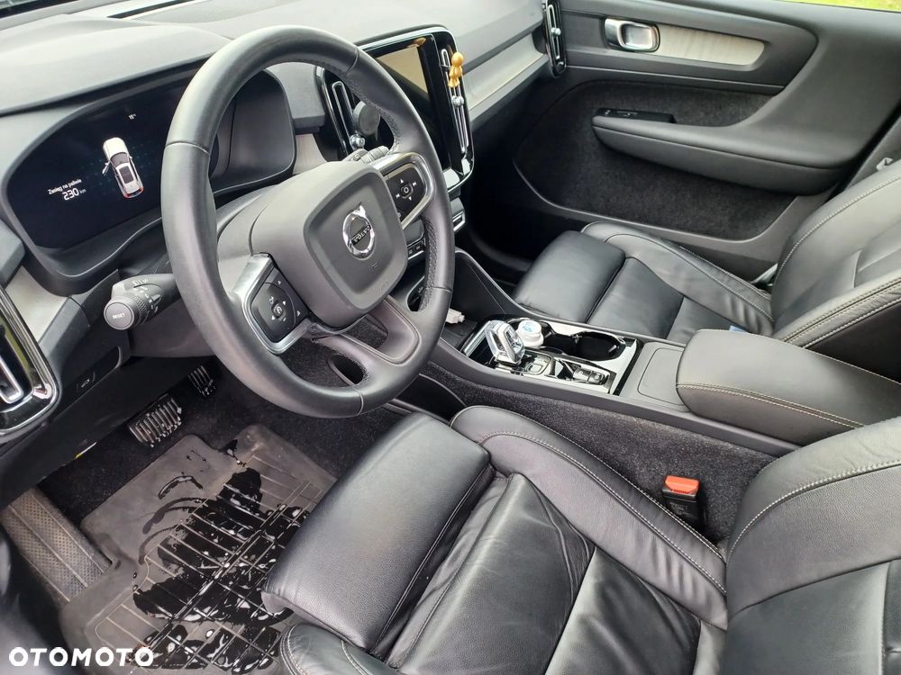 Volvo XC 40 B5 AWD Ultimate Dark - 12
