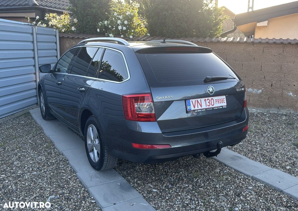Skoda Octavia 2.0 TDI ELEGANCE DSG - 5