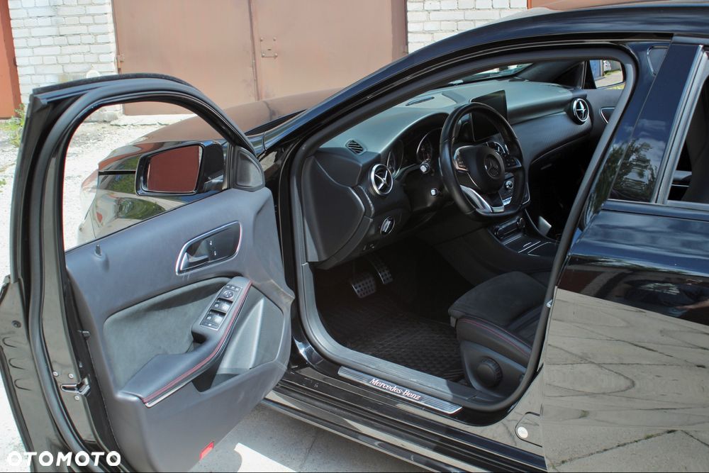 Mercedes-Benz Klasa A 220 4-Matic AMG Line - 20
