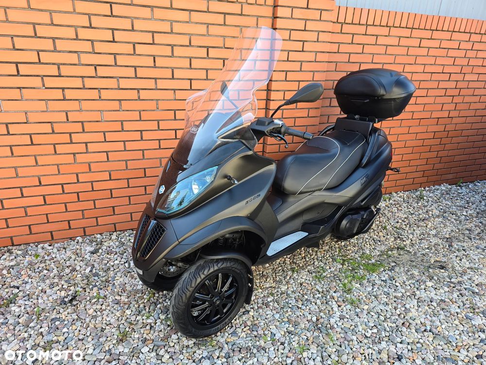 Piaggio MP-3 - 9