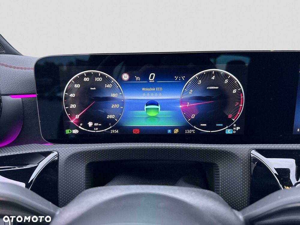 Mercedes-Benz CLA - 13