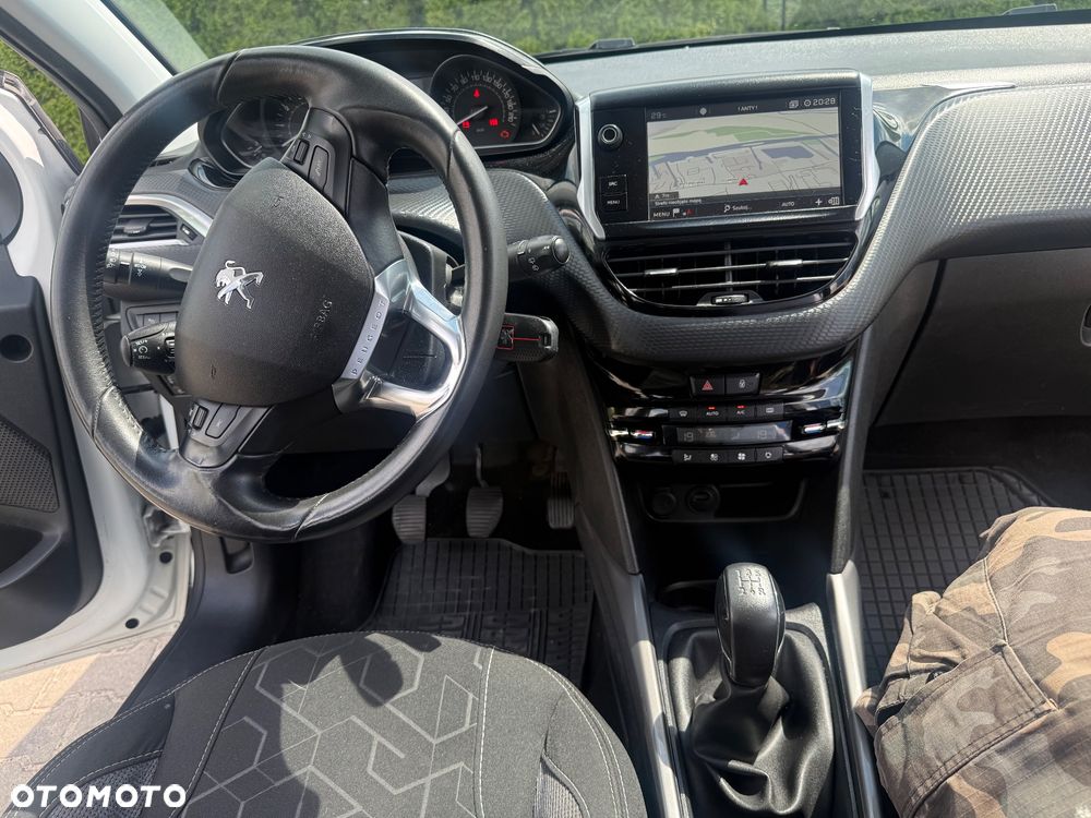 Peugeot 2008 1.2 Pure Tech Active - 14