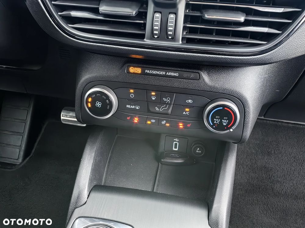 Ford Focus 1.5 EcoBlue Start-Stopp-System ST-LINE - 37