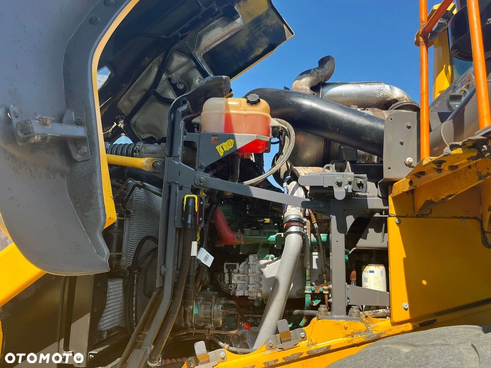 Volvo L120H - 17