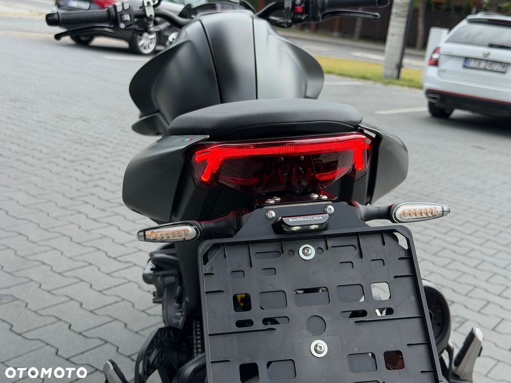 Ducati Monster - 27