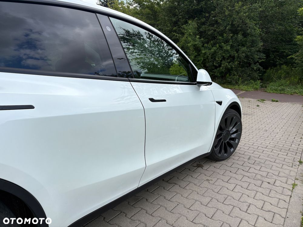 Tesla Model Y Performance AWD - 7