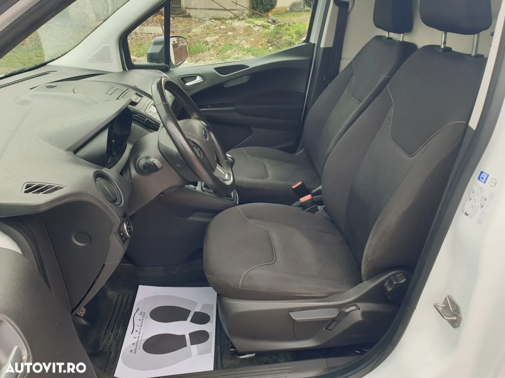 Ford Tourneo Courier - 16