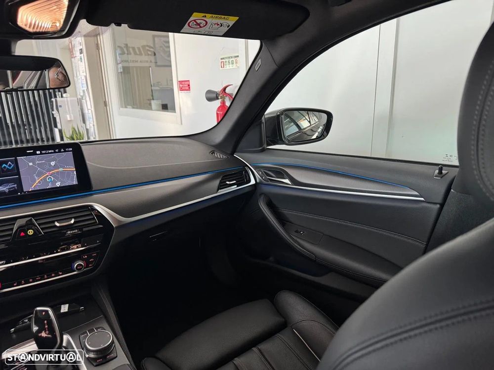 BMW 520 e Pack M - 14