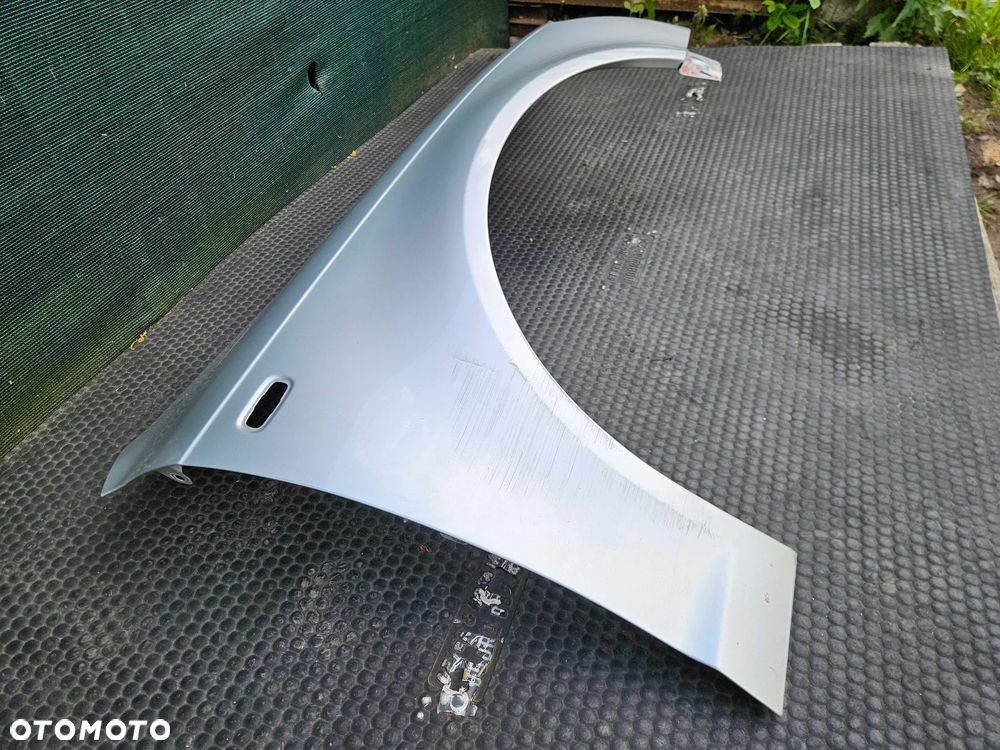 Błotnik Prawy Przod Przedni Srebrny Nadkole LY7W Audi A6 C6 Przed Lift - 19