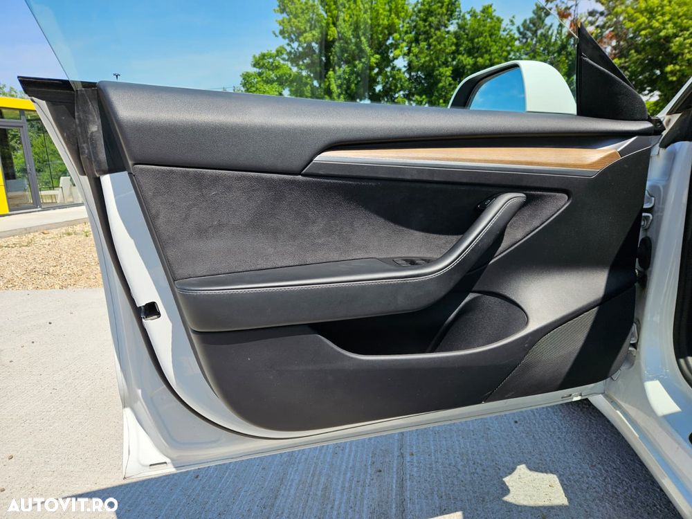 Tesla Model 3 Langstreckenbatterie Allradantrieb Dual Motor - 17