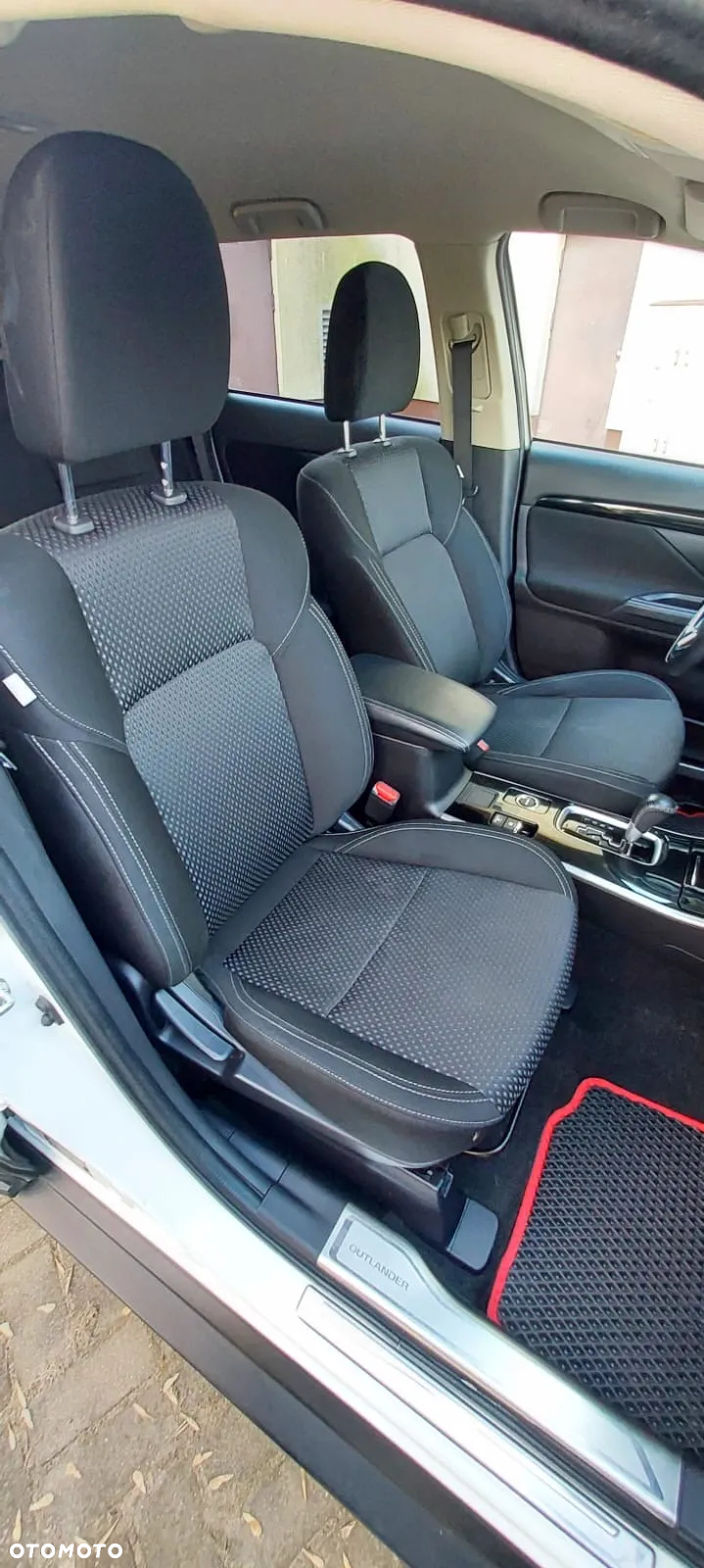 Mitsubishi Outlander 2.0 Instyle Navi 4WD CVT - 21