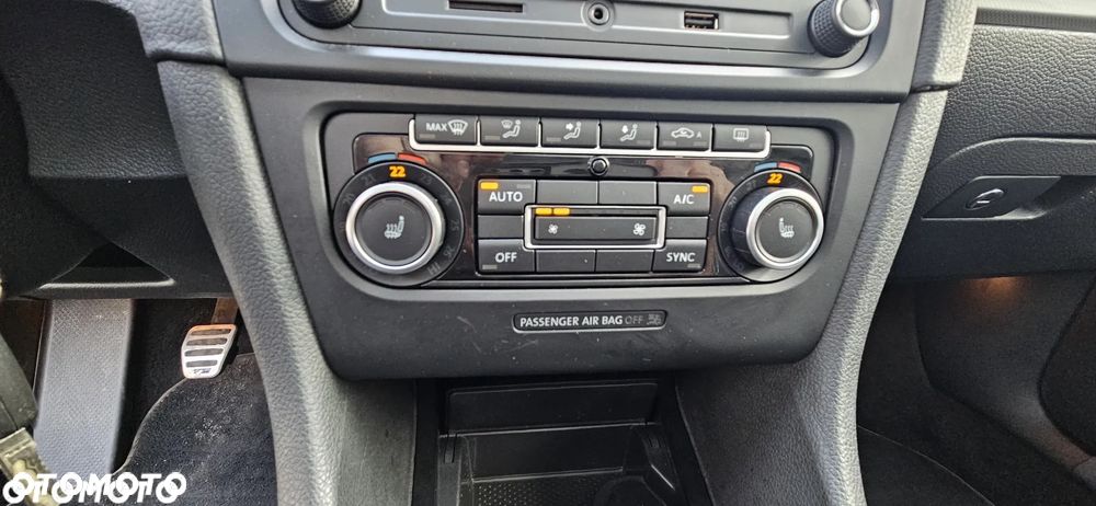 Volkswagen Golf 1.6 TDI DPF BlueMotion Technology MATCH - 19