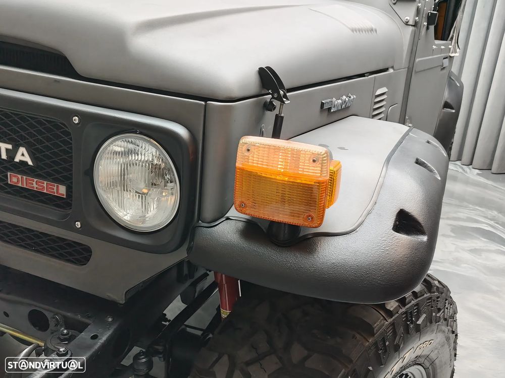 Toyota Land Cruiser - 17